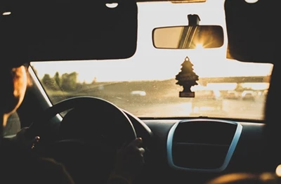 [Giải đáp] Tia UV có xuyên qua kính không?