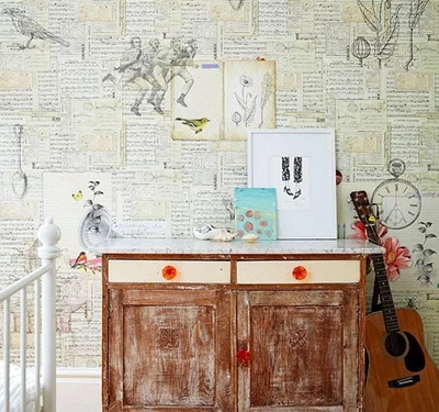 Bật mí một số cách trang trí tường nhà bằng giấy báo cũ đẹp