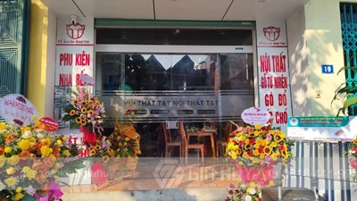 Thi công decal dán kính mờ kẻ line, cắt logo CNC tại Phú Thọ