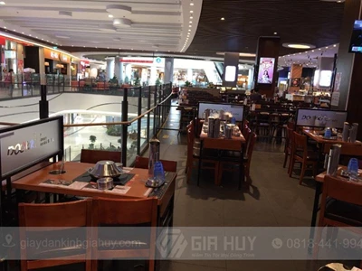 Thi công giấy dán kính mờ cắt CNC tại Aeon Long Biên