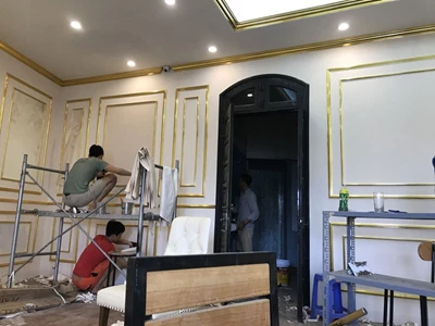Nội thất Gia Huy chuyên cho thuê thợ thi công giấy dán tường giá rẻ