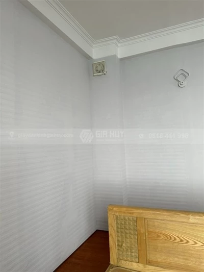 Thi công tranh dán tường tại Ngõ 44 phố Tư Đình, Long Biên, Hà Nội