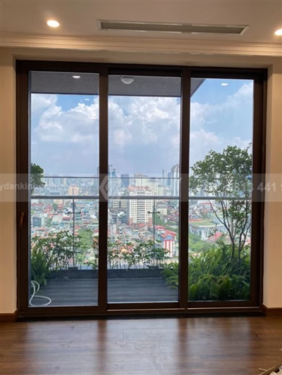 Dán phim cách nhiệt mã GH05 & GH15 tại công trình 93 Láng Hạ