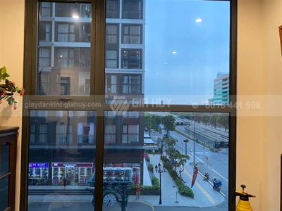 Dán kính mã NR10SG và A30 tại Tonkin Smart City