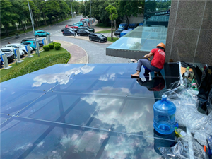 Tại Sao Bạn Nhất Định Phải Dán Phim Cách Nhiệt Mùa Hè Này?