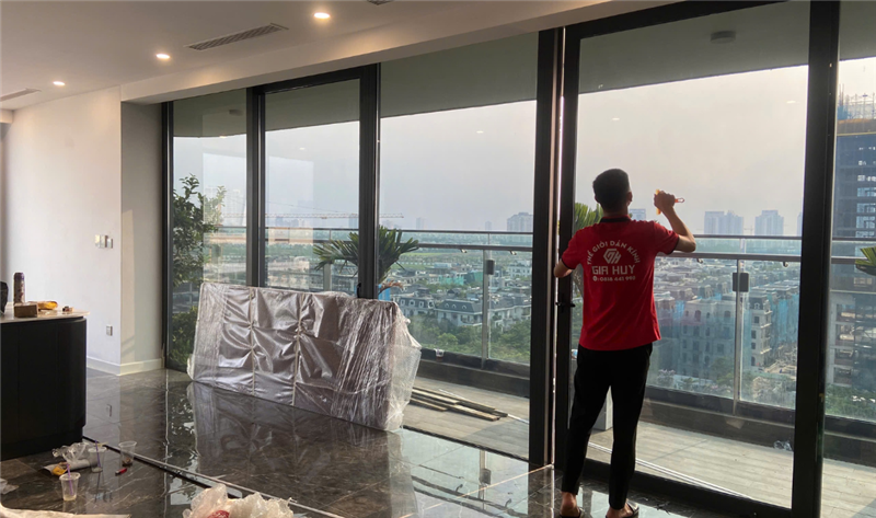 Dán phim cách nhiệt chính hãng tại Giấy Dán Kính Gia Huy