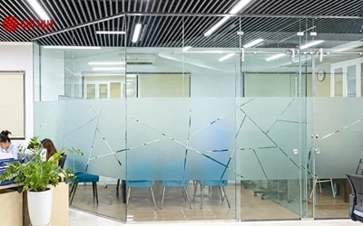 Công trình dán decal mờ cắt CNC tại 68 Lưu Hữu Phước, Nam Từ Liêm, Hà Nội
