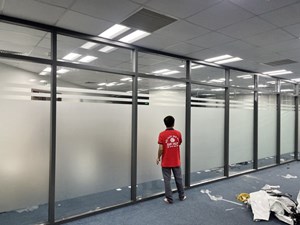 Giấy dán kính mờ kẻ line văn phòng