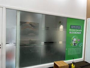 Tranh in thiết kế trên nền decal trắng 2