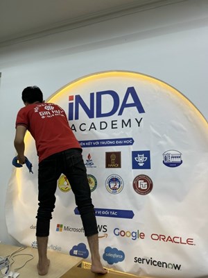 Tranh dán tường in hoạ tiết theo yêu cầu cho văn phòng 2