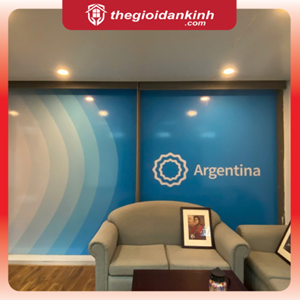 Decal trắng in theo thiết kế