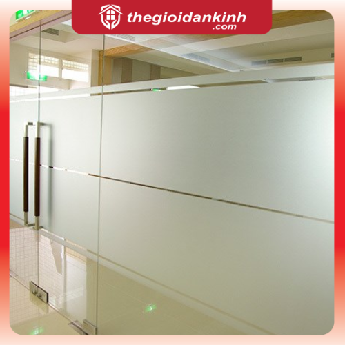 Giấy dán kính mờ kẻ line văn phòng