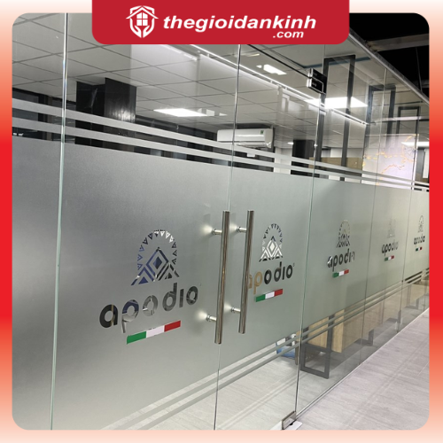 Giấy dán kính mờ kẻ line, cắt Logo CNC theo yêu cầu