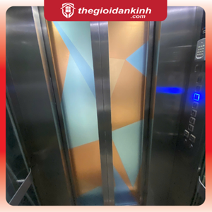 Decal mờ in màu hình tam giác