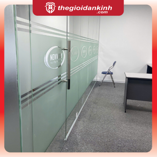 Decal mờ in theo logo 1