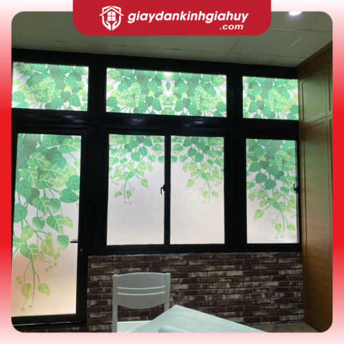 Tranh in hoạ tiết phong cảnh trên nền decal mờ