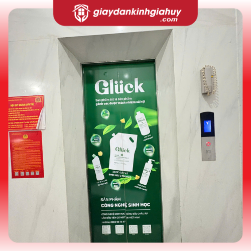 Decal trắng cho thang máy in theo yêu cầu