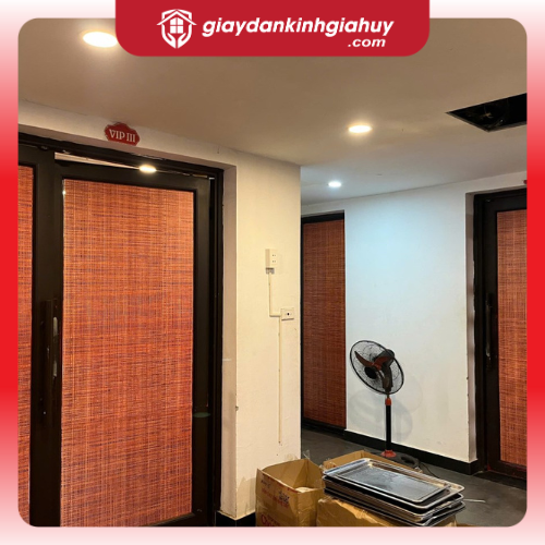 Decal PP in giả gỗ dán kính