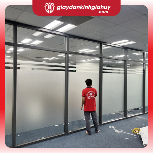 Giấy dán kính mờ kẻ line văn phòng