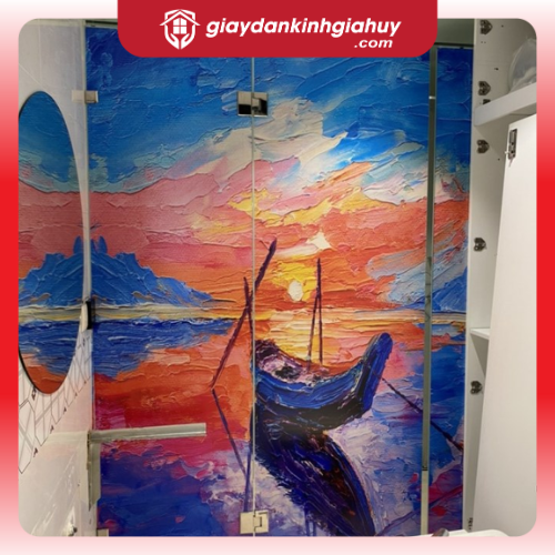 Decal dán kính hoạ tiết phong cảnh in UV trên nền decal trắng