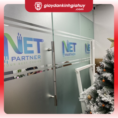 Giấy dán kính mờ kẻ line, in logo màu theo yêu cầu