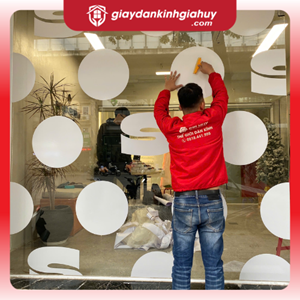 Decal trắng dán cửa kính theo thiết kế 2