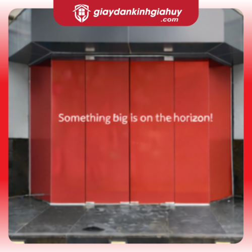 Mẫu Phim Dán Kính Che Mặt Tiền Chuẩn Bị Khai Trương