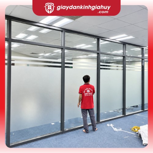 Giấy dán kính mờ kẻ line văn phòng