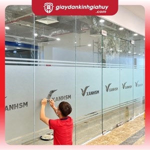 Giấy dán kính mờ kẻ line, cắt Logo CNC theo yêu cầu
