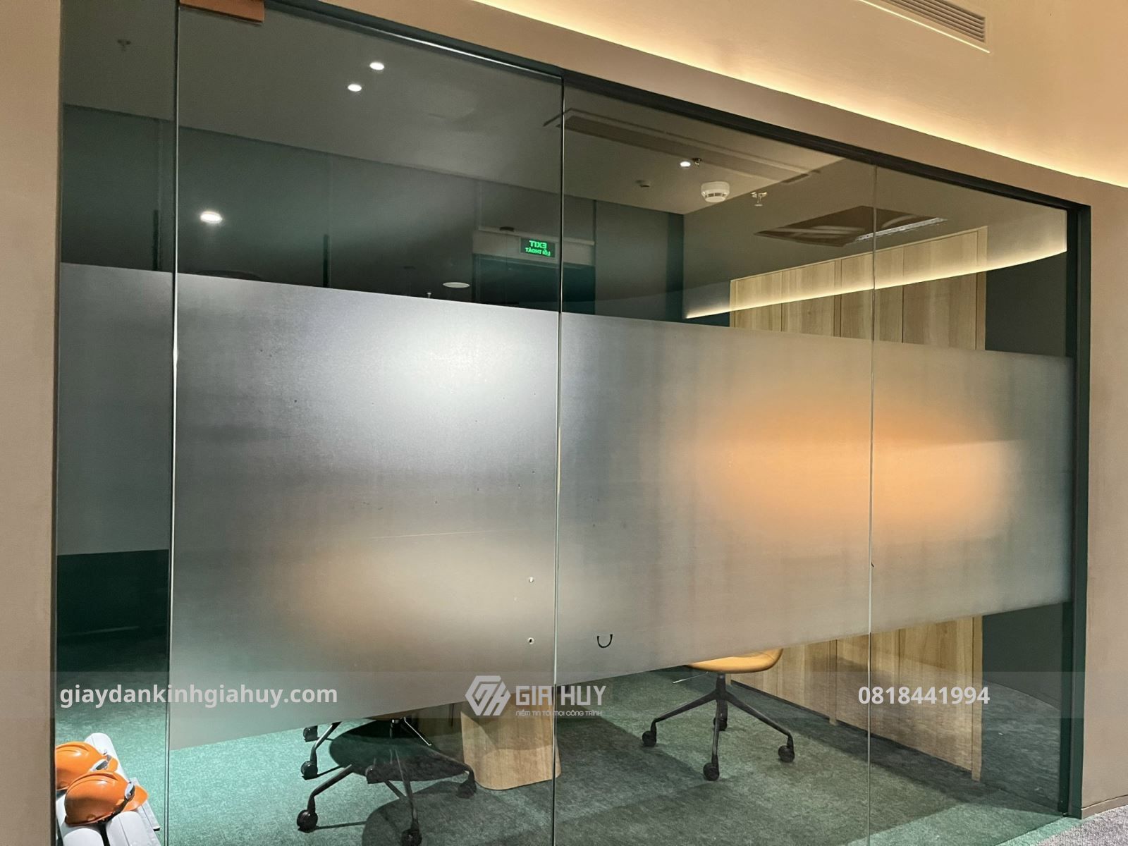 giấy dán kính mờ trơn