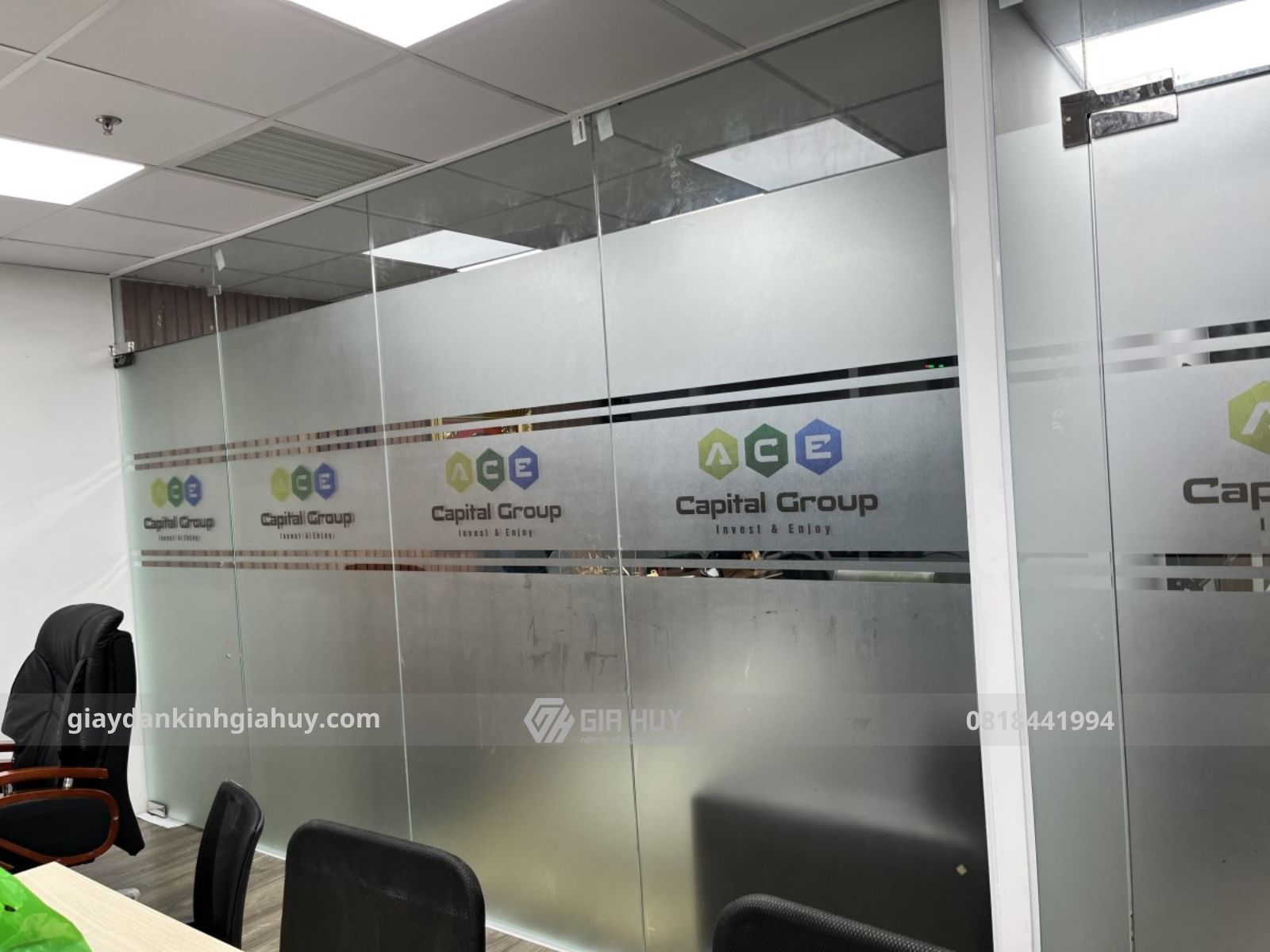 decal mờ in logo màu