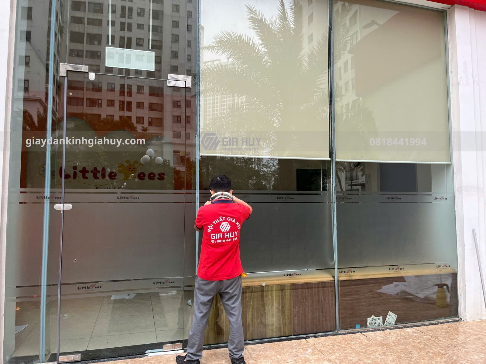 giấy dán kính mờ cắt logo CNC