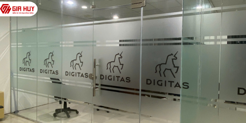 decal mờ cho văn phòng