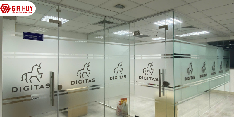 decal mờ cho văn phòng