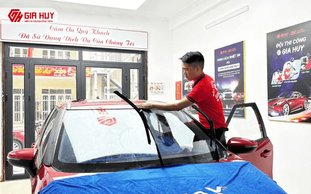 Dán phim cách nhiệt ô tô đảm bảo riêng tư
