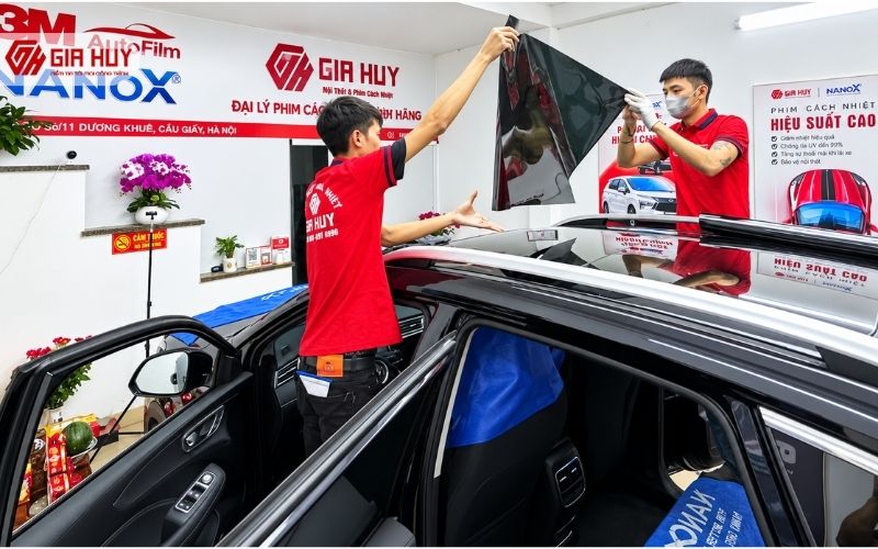 Dán phim cách nhiệt ô tô tại Gia Huy