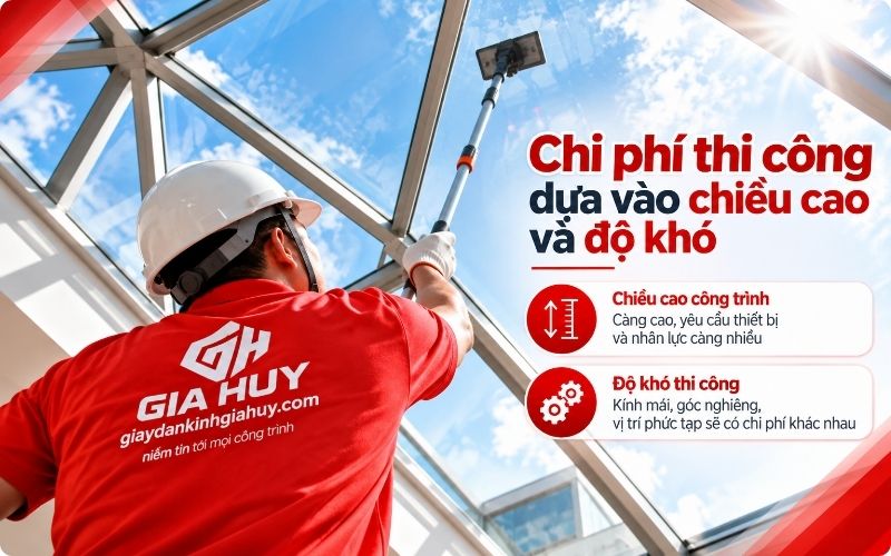 Chi phí thi công phim cách nhiệt mái kính cần dựa vào chiều cao và độ khó
