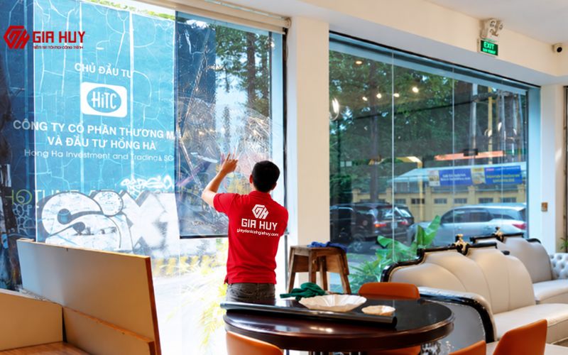 Phim cách nhiệt cao cấp dán cửa hàng nội thất