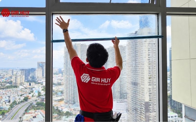 Kỹ thuật gia huy thi công phim cách nhiệt trong suốt