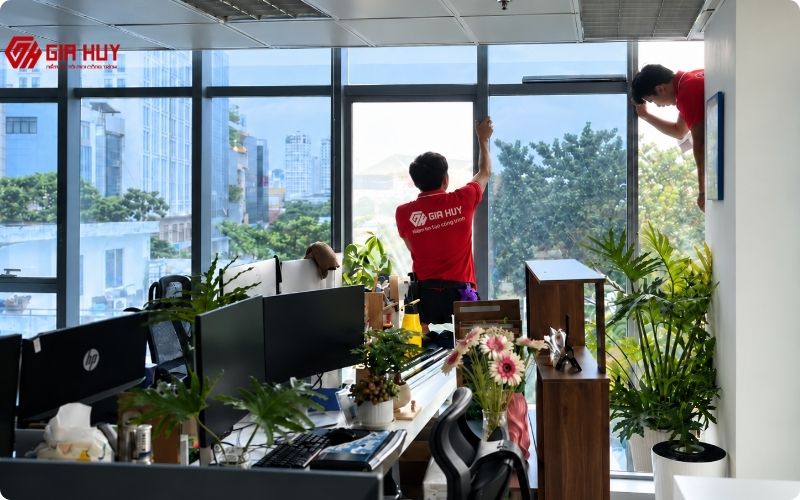 Dán phim cách nhiệt nr10sg cho cửa sổ văn phòng