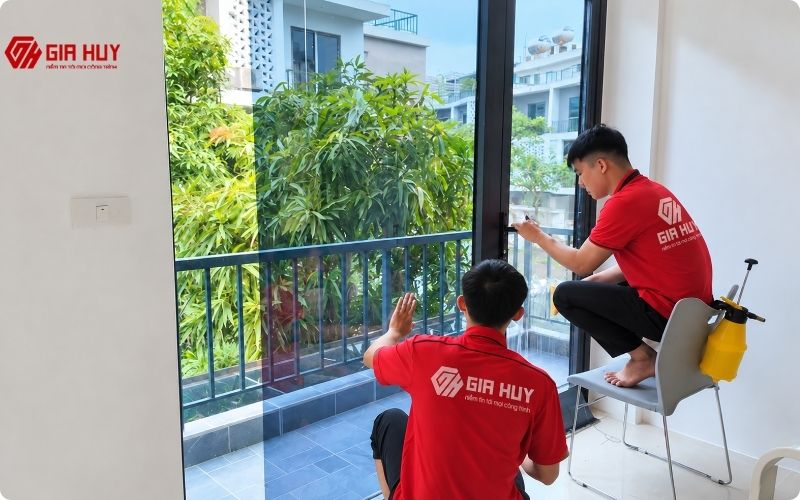 Thi công phim cách nhiệt mã NR10