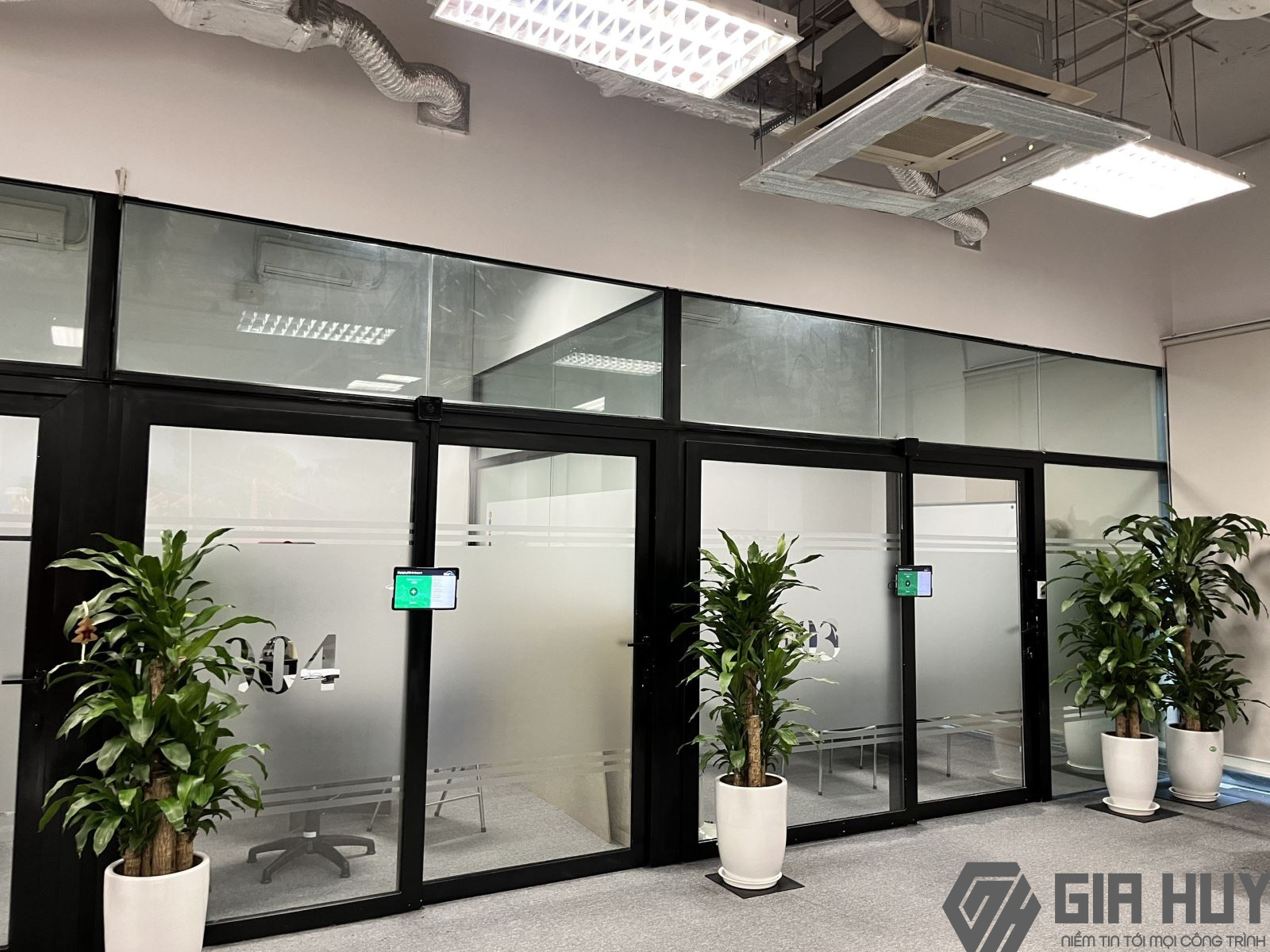 decal mờ kẻ line văn phòng