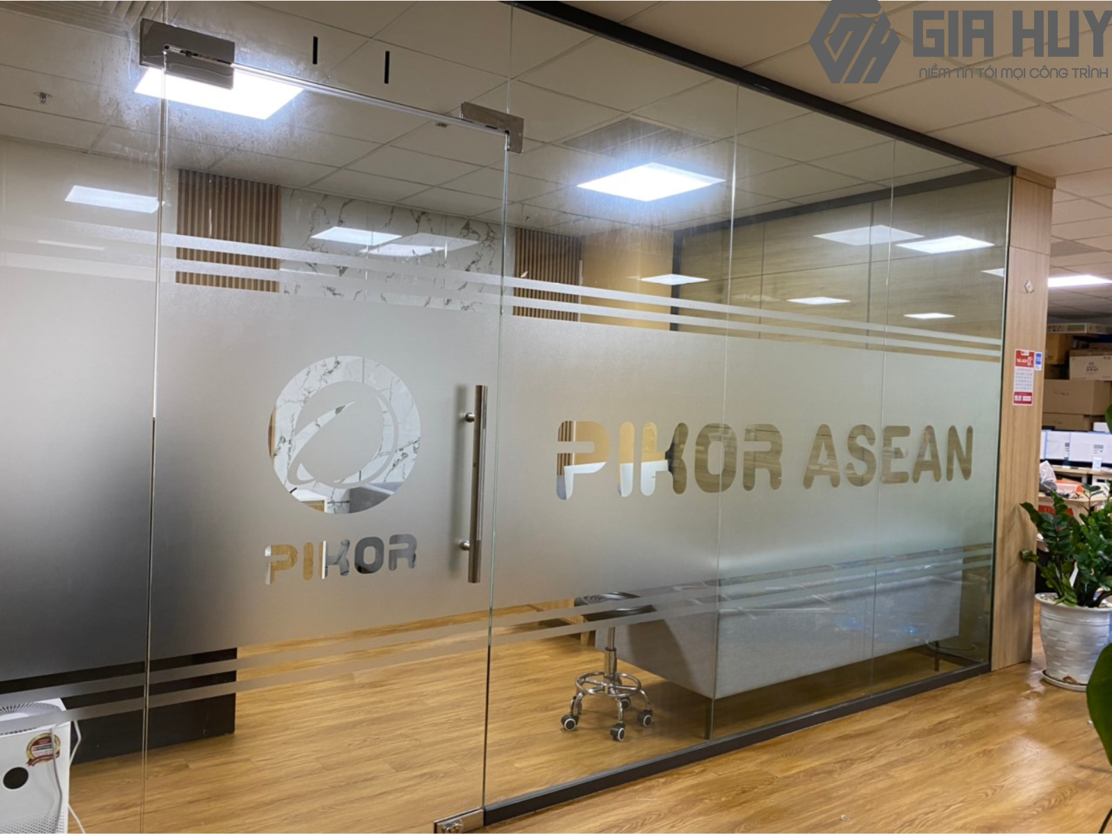decal dán kính mờ