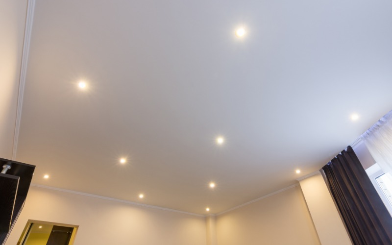 Làm trần nhà thạch cao là cách đơn giản để giảm ồn từ mái nhà, trần nhà