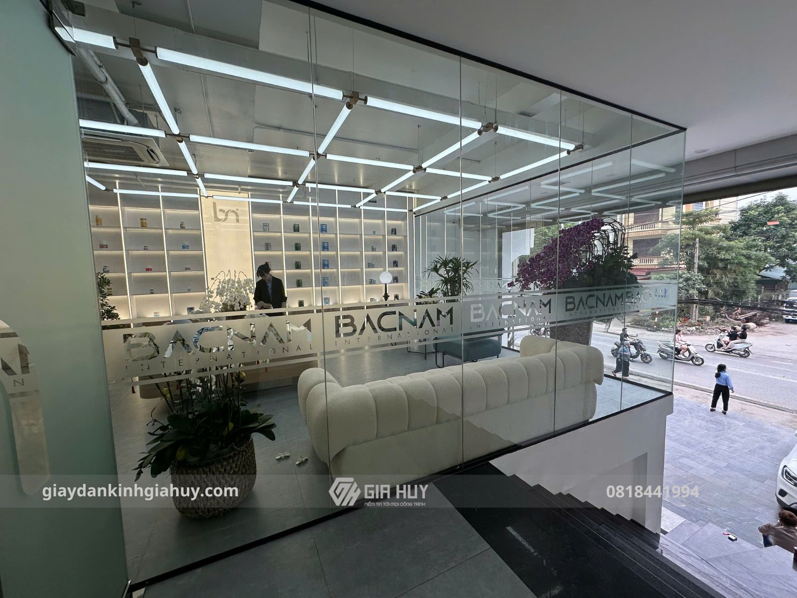 99+ giấy dán kính mờ, decal dán kính mờ chất lượng cao cho văn phòng