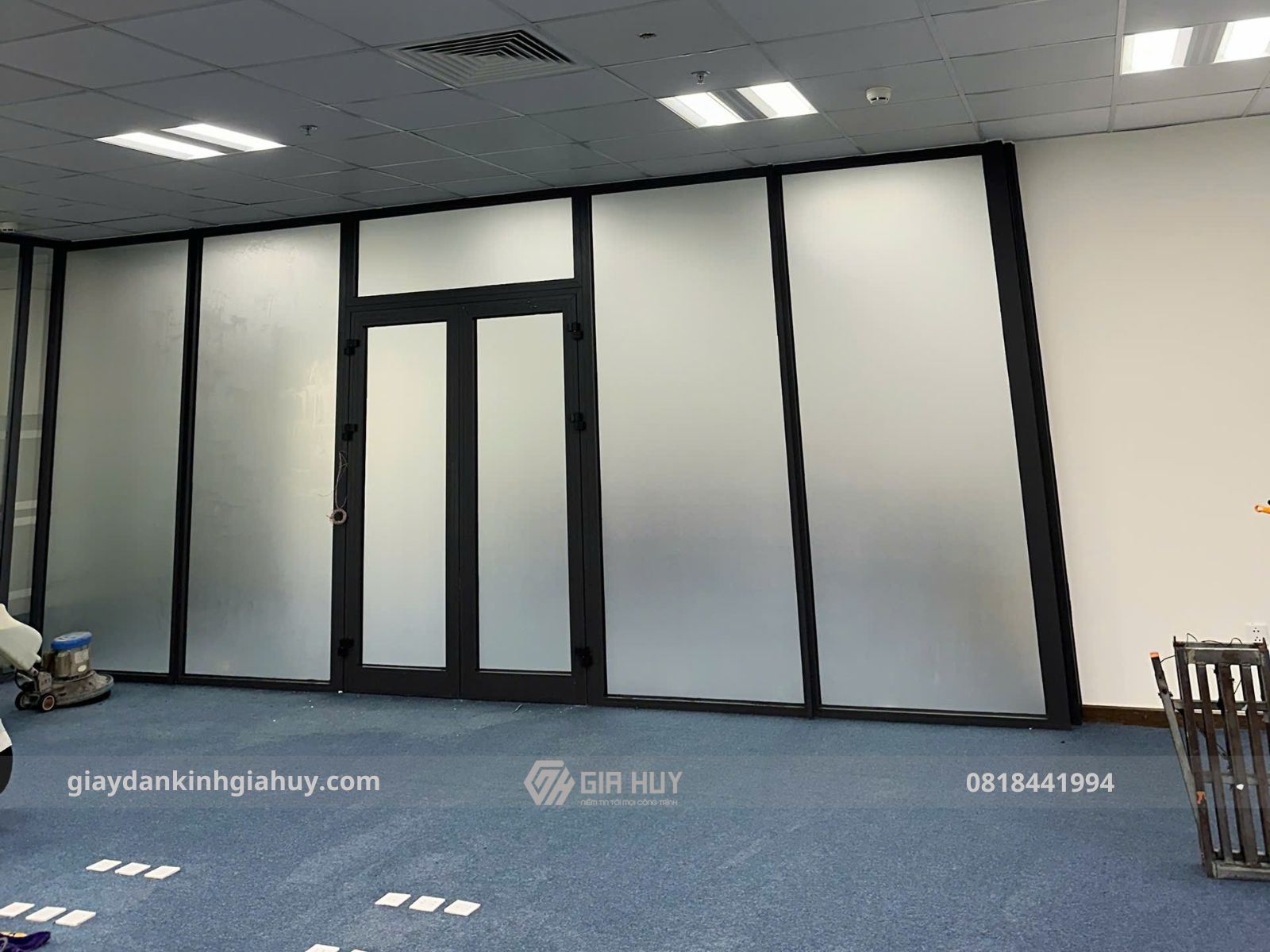 99+ giấy dán kính mờ, decal dán kính mờ chất lượng cao cho văn phòng
