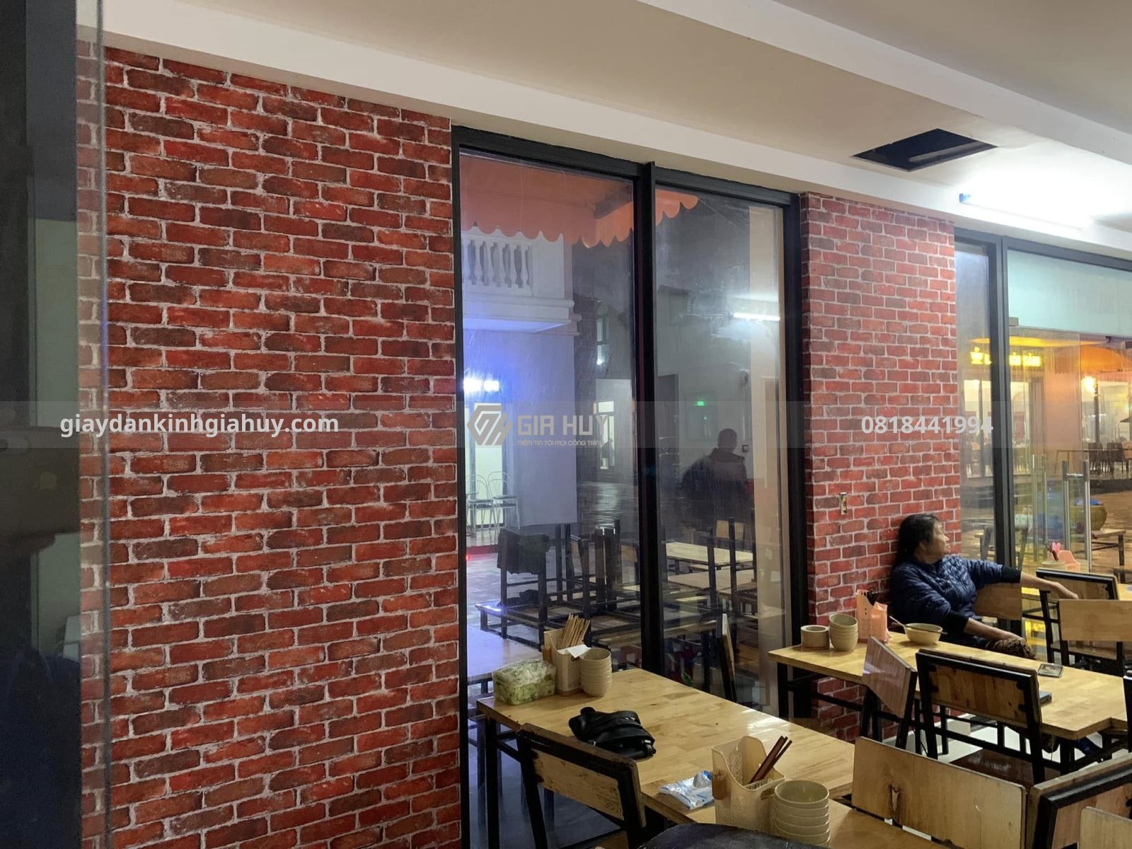 giấy dán tường giả gạch