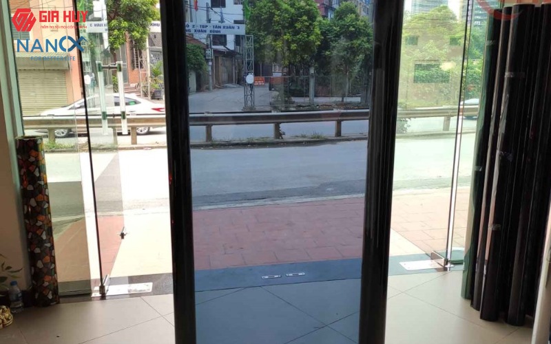 Cấu tạo của giấy dán kính phản quang gồm 4 phần