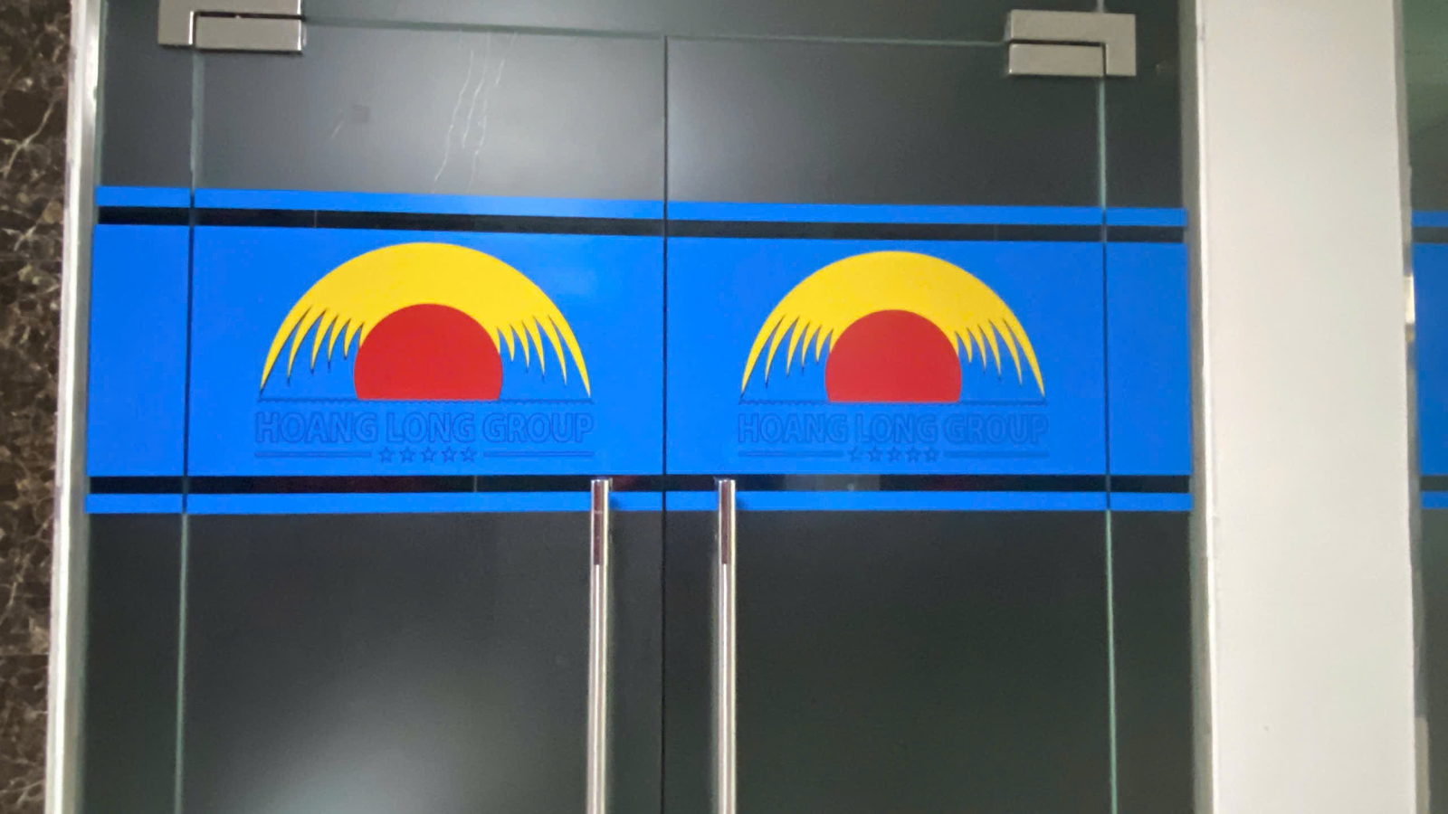 decal in màu