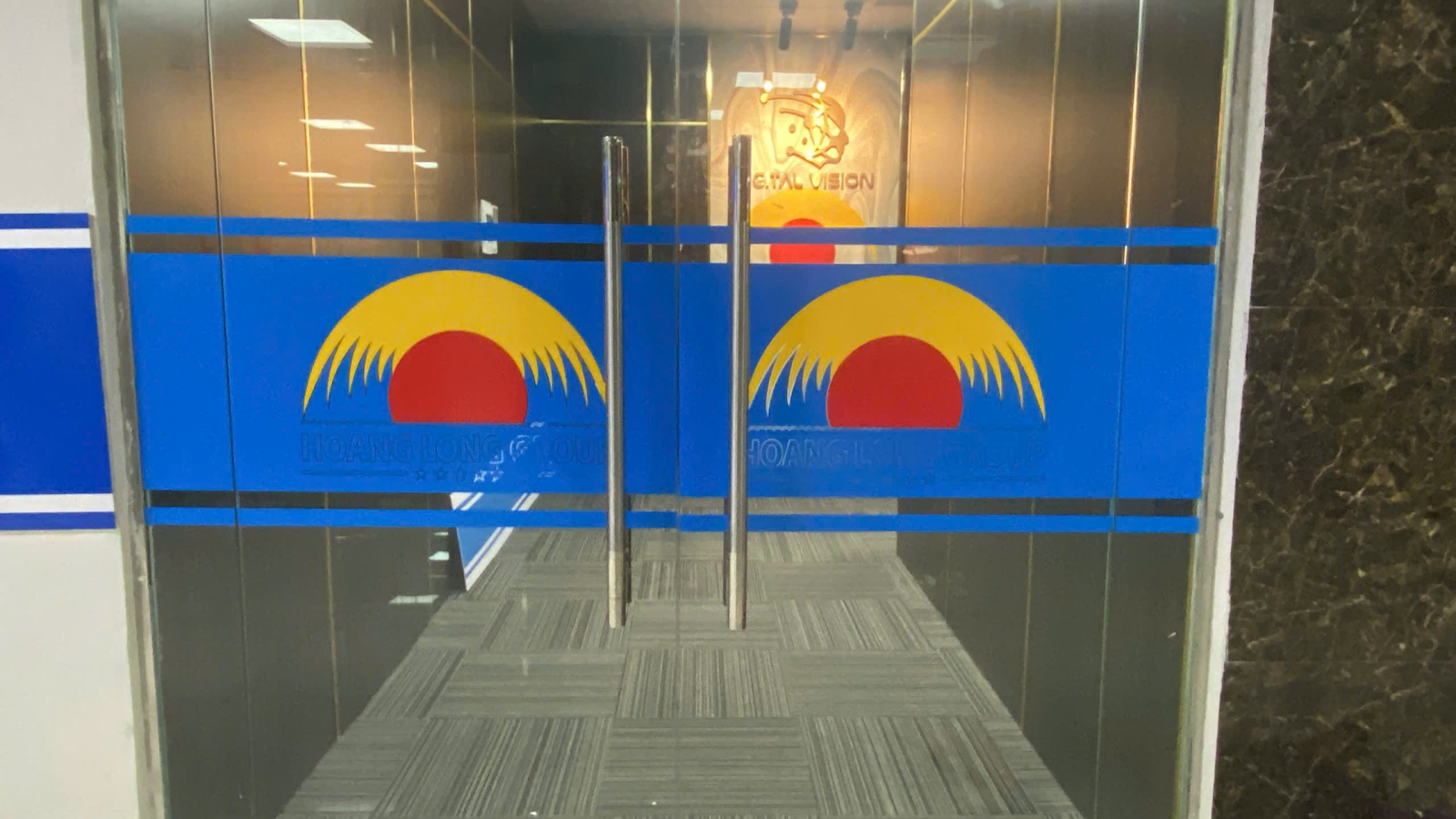 decal in màu